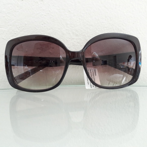 NWT CALVIN KLEIN OVERSIZED CK SUNGLASSES main image 5